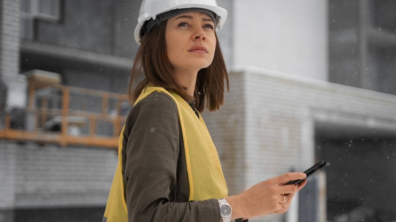 Eine Lehre im Baugewerbe öffnet die Tür zu einer Vielzahl von spannenden Berufsmöglichkeiten, die sowohl technische als auch kaufmännische Fähigkeiten fordern. Egal ob Jungs oder Mädchen, eine berufliche Zukunft im Bau kann faszinierende Karrierechancen bieten. 
