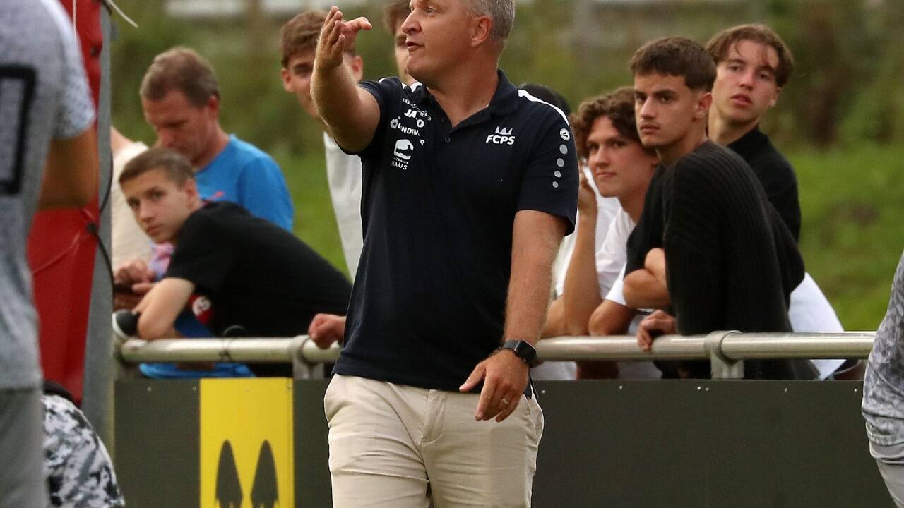 Saalfelden-Trainer Florian Klausner muss in der Winterpause seinen Abwehrchef ziehen lassen. Saalfelden-Trainer Florian Klausner muss in der Winterpause seinen Abwehrchef ziehen lassen.