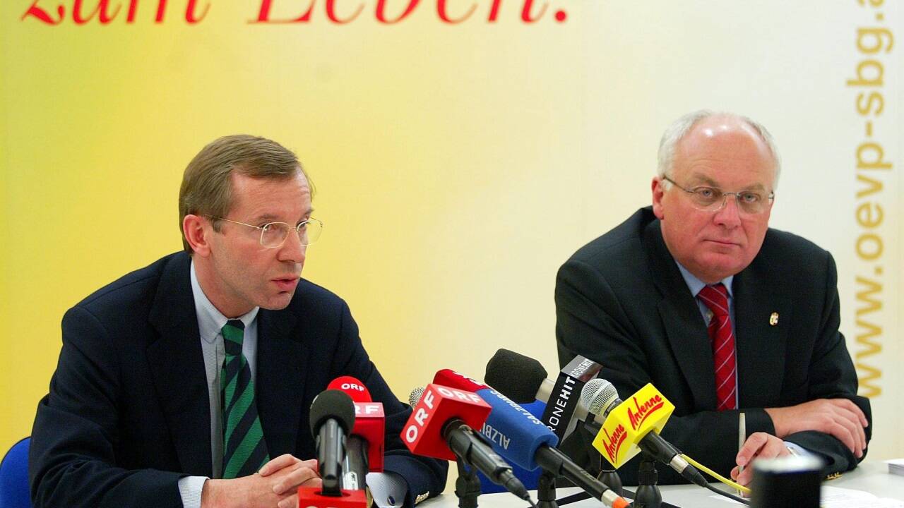 Ein Bild aus 2004: Damals übernahm Wilfried Haslauer die Partei von Franz Schausberger.   Ein Bild aus 2004: Damals übernahm Wilfried Haslauer die Partei von Franz Schausberger.