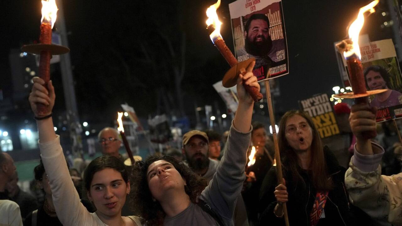 Hoffnung, aber auch Protest in Israel. 