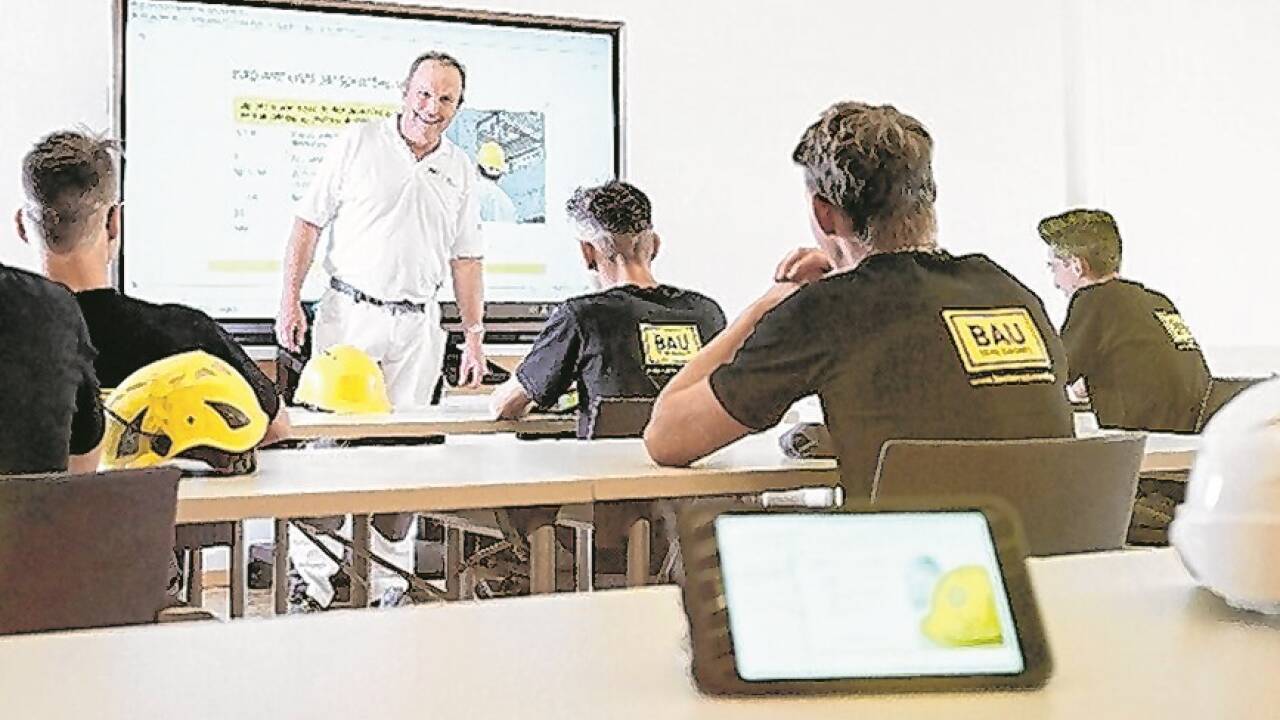 Sich ausprobieren im digitalen Raum: Bei vielen Lehrlingsausbildungen ist dieser Zugang zum Lernen nicht mehr wegzudenken. Besonders beliebt ist die E-Baulehre. 