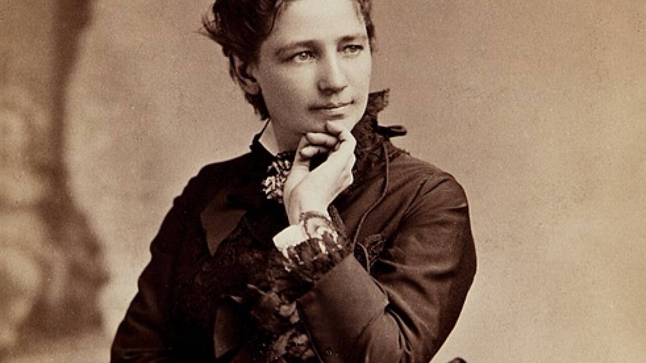 1870: In New York eröffnen Victoria Claflin Woodhull und ihre Schwester Tennessee Claflin als erste Frauen eine Börsenmaklerfirma. 1870: In New York eröffnen Victoria Claflin Woodhull und ihre Schwester Tennessee Claflin als erste Frauen eine Börsenmaklerfirma.