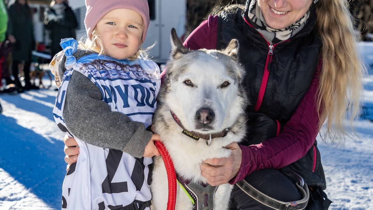 Hanna aus Deutschland (im Bild mit Mutter Daniela Mayr) war die jüngste Teilnehmerin in Werfenweng. 