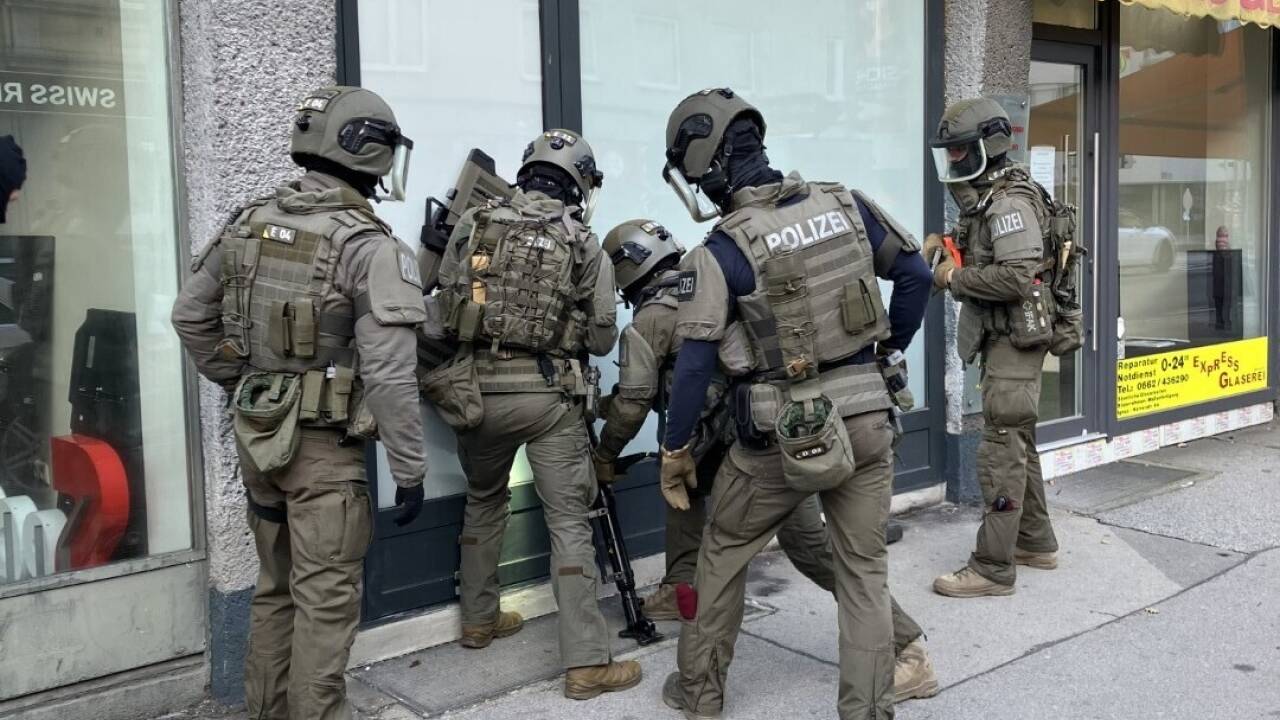 Die Finanzpolizei kommt nur mithilfe der Cobra-Spezialeinheit in die gut getarnten Glücksspiellokale wie hier in der Stadt Salzburg.  