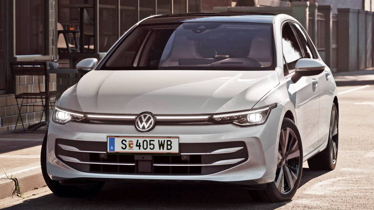 Der VW Golf verdrängte 2024 den Škoda Octavia wieder von Rang eins der Zulassungen. 