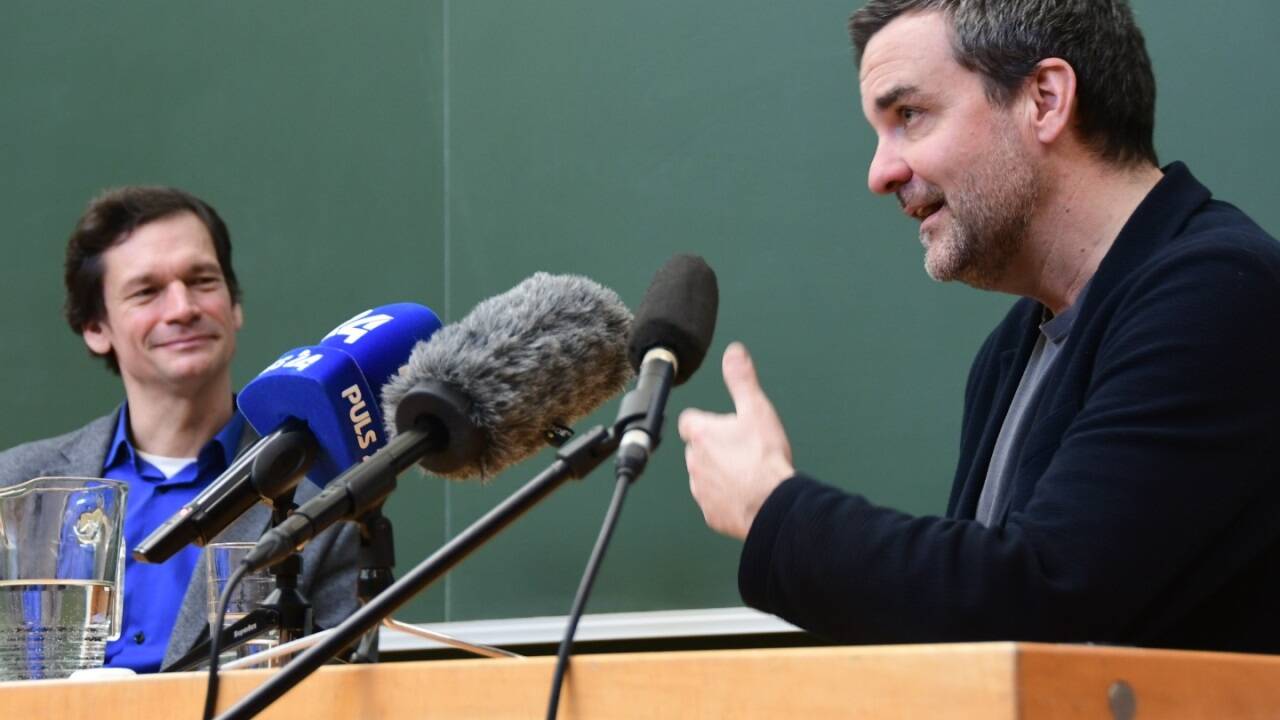 Florian Klenk (r.) im Gespräch mit Thomas Birkner. 