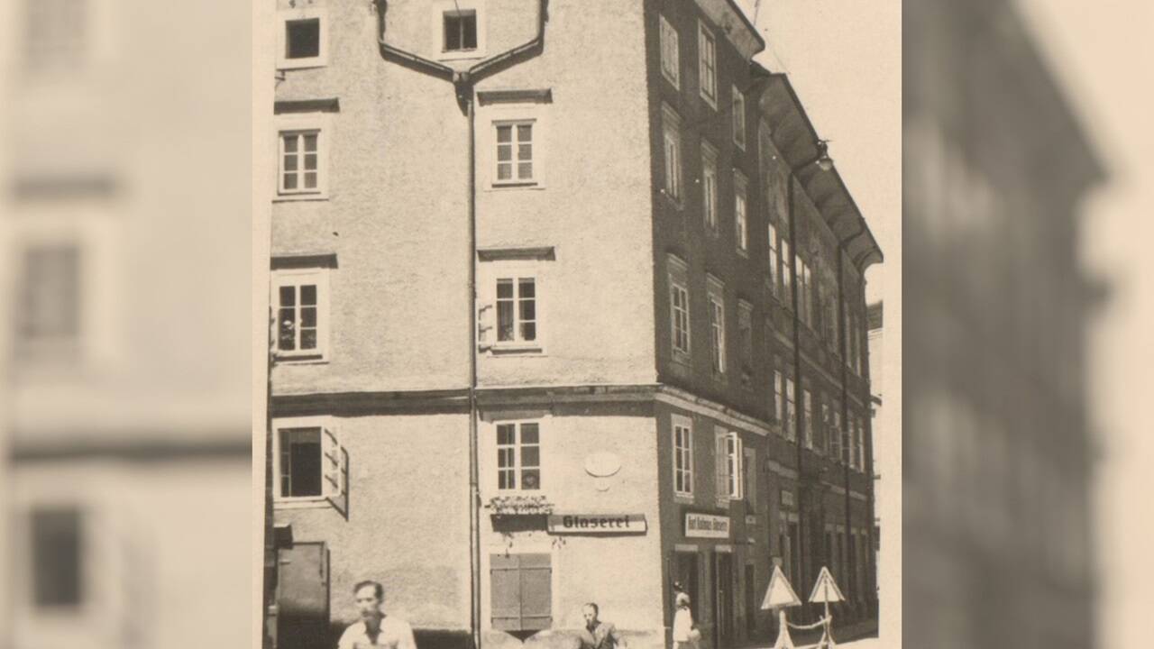 Das Haus Kaigasse 10, vormals Kirche der Allerseelenbruderschaft, vor der Zerstörung im Zweiten Weltkrieg. 