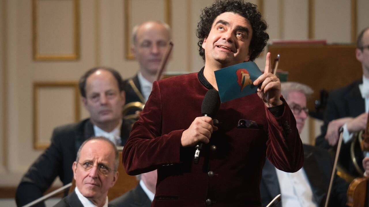 Rolando Villazón moderierte das Eröffnungskonzert 