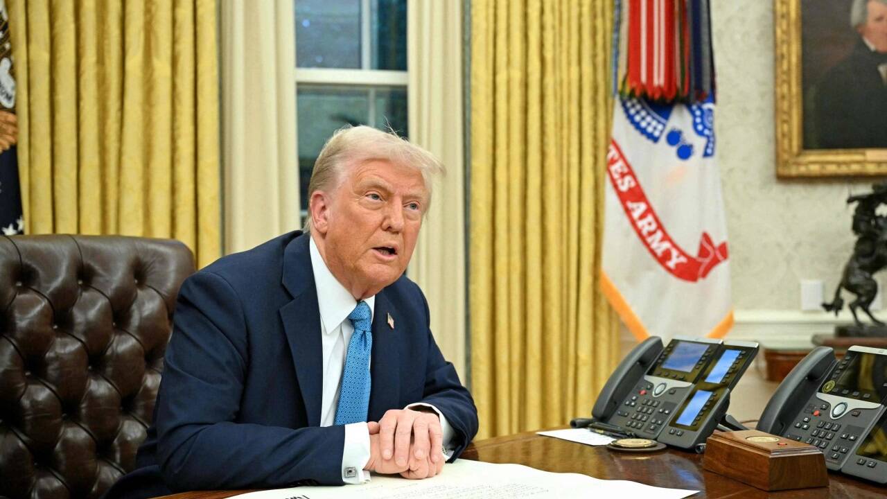Trump verhängt US-Strafzölle gegen Kanada, Mexiko und China.  