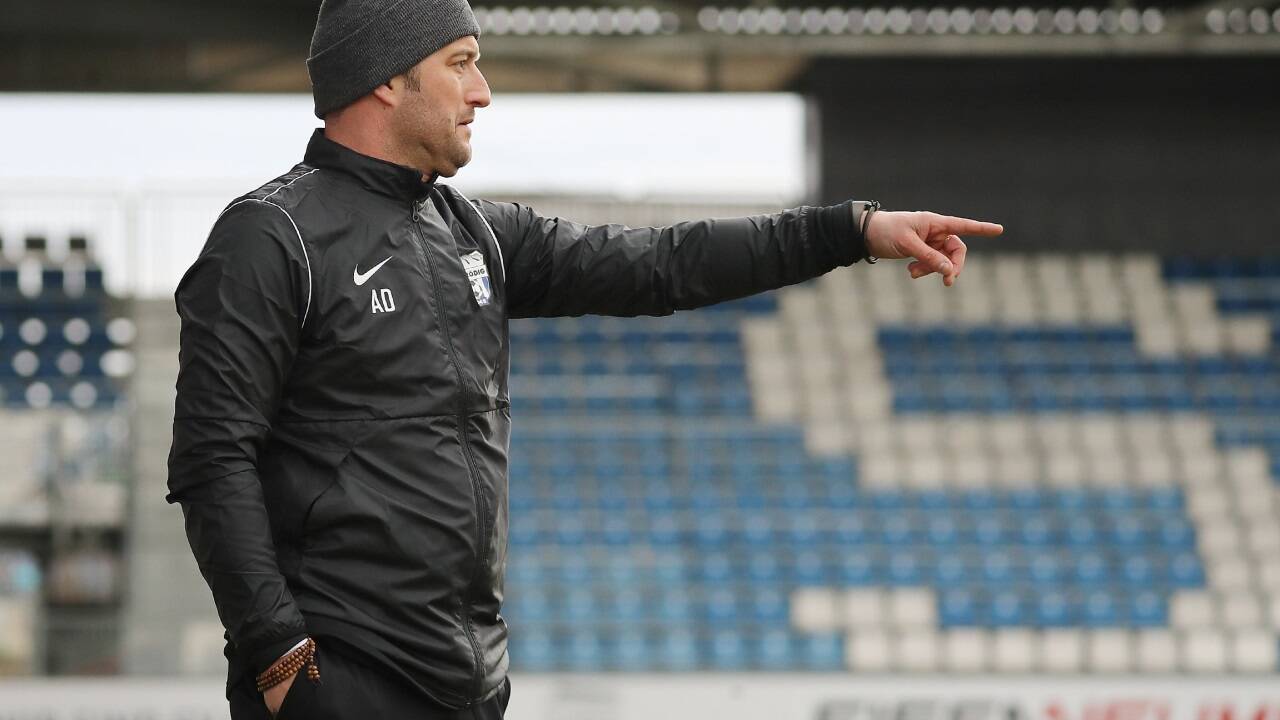 Grödigs Trainer Arsim Deliu freut sich über einen Tormann von Red Bull Salzburg für sein Team in der Salzburger Liga. 