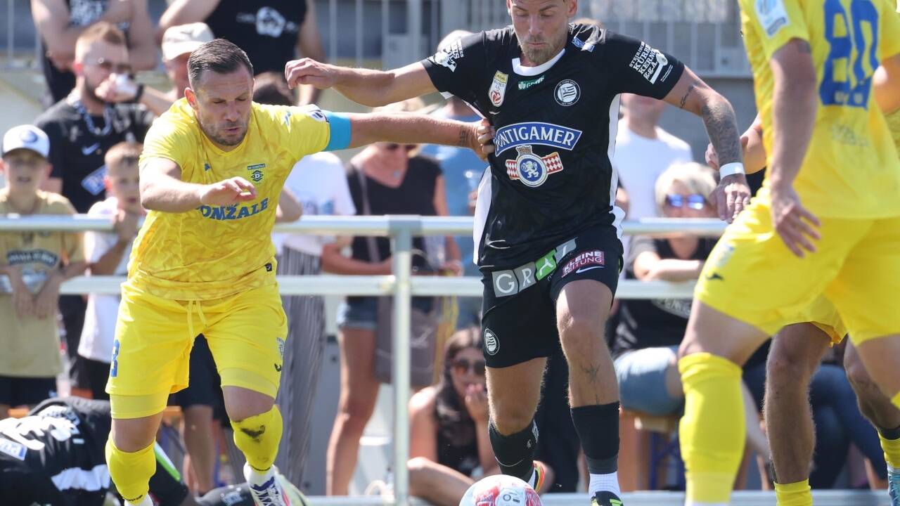 Daniel Offenbacher (links) wechselt aus Sloweniens höchster Spielklasse in die Salzburger Liga. 