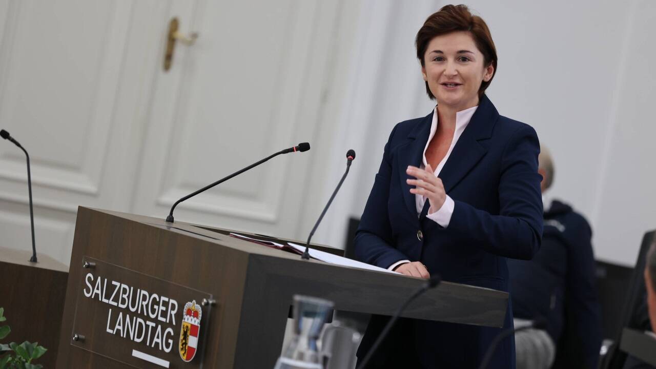 FPÖ-Chefin und LH-Stv. Marlene Svazek, zuständig für Kinderbetreuung im Land Salzburg, will familieninterne Betreuung fördern – von dem Begriff „Herdprämie“ nimmt sie Abstand.   FPÖ-Chefin und LH-Stv. Marlene Svazek, zuständig für Kinderbetreuung im Land Salzburg, will familieninterne Betreuung fördern – von dem Begriff „Herdprämie“ nimmt sie Abstand.