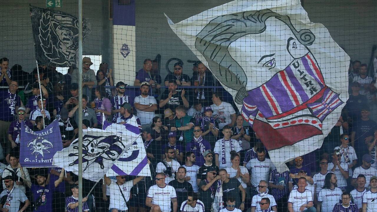 Die Fans von Austria Salzburg hoffen auf die Rückkehr in die 2. Liga.  