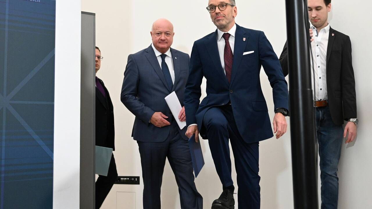 Kickl und Stocker reden wieder miteinander. Aber wann bekommt Österreich endlich eine neue Regierung? 