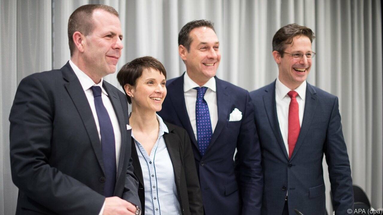 "Blaue Allianz": AfD und FPÖ beschließen Zusammenarbeit