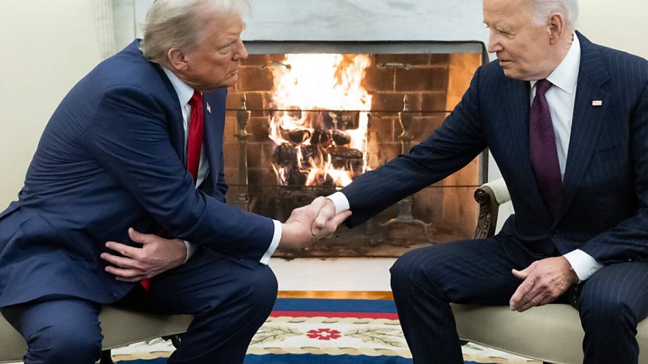 Trump und Biden beim Amtswechsel im Wei§en Haus 