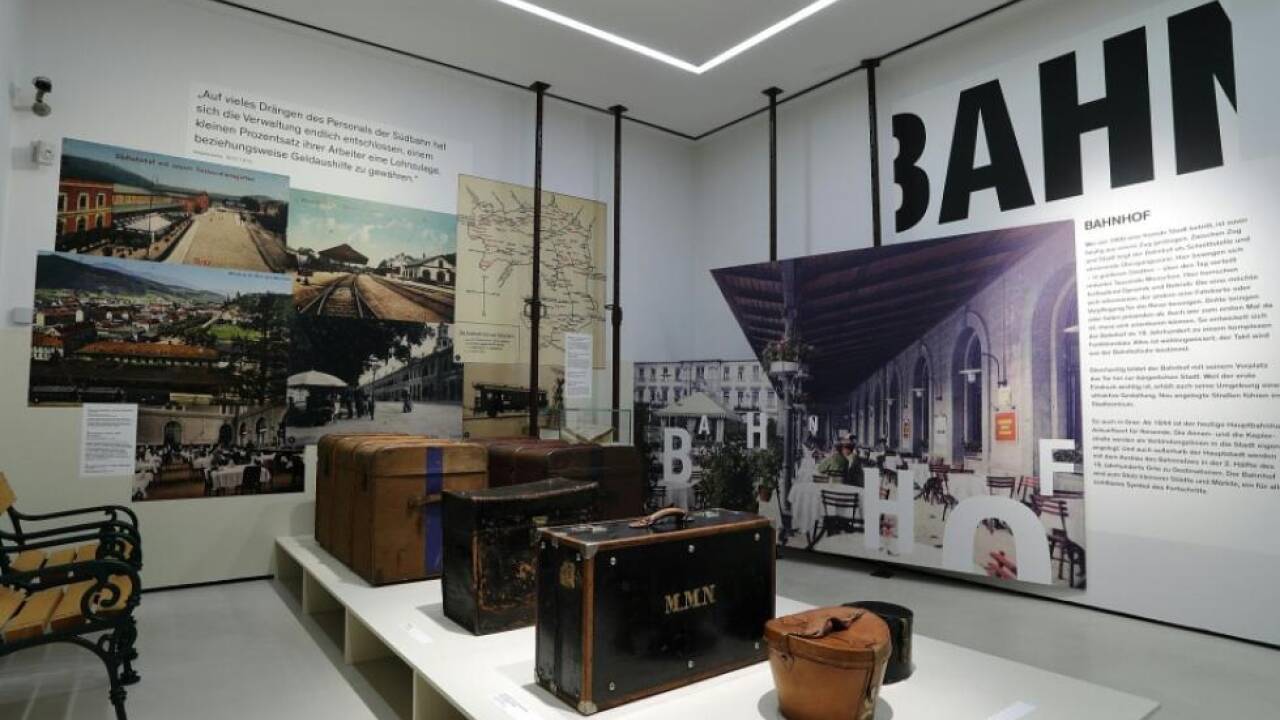 Station Bahnhof in 'Bühnen des Bürgertums' im Grazer Museum für Geschichte 