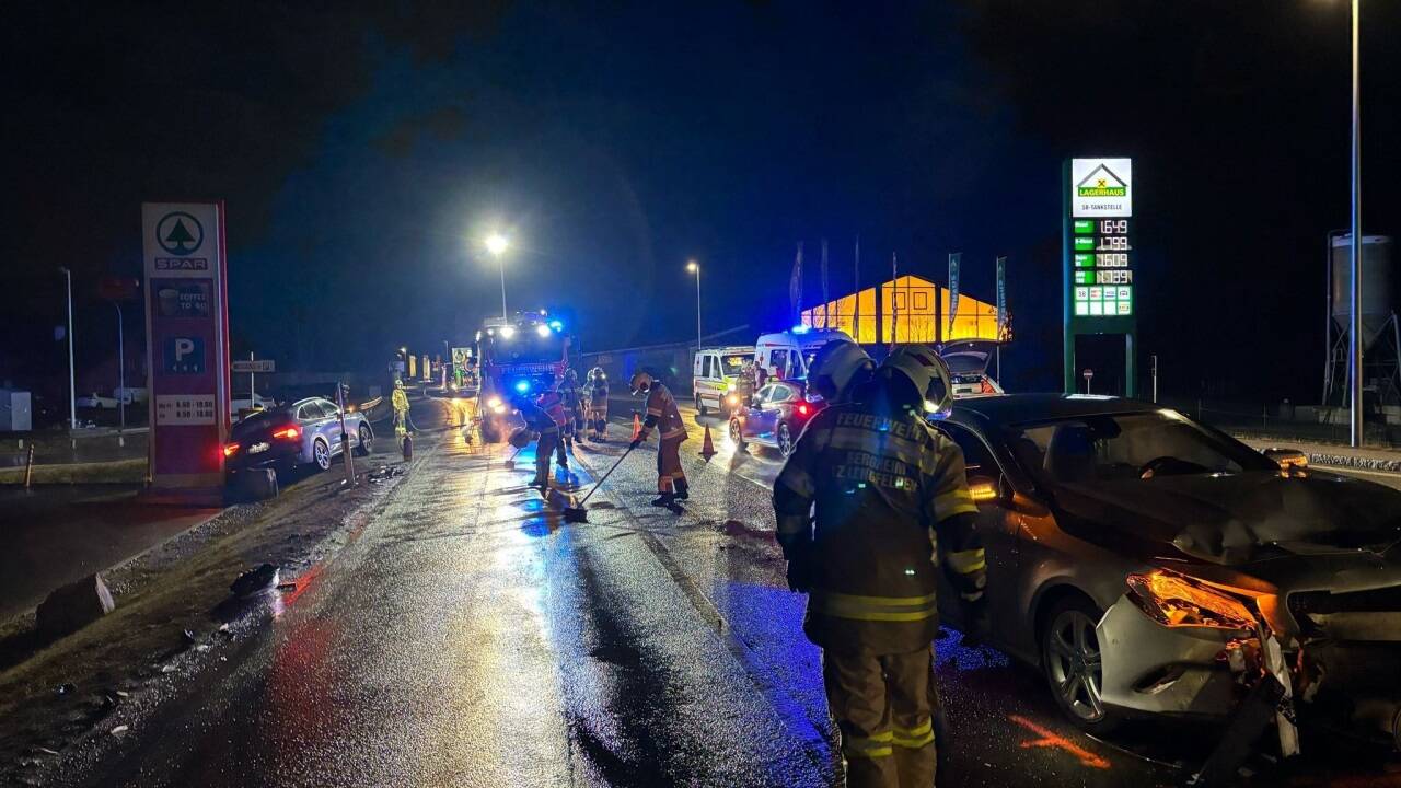 Bilder vom Unfalleinsatz in Bergheim. 