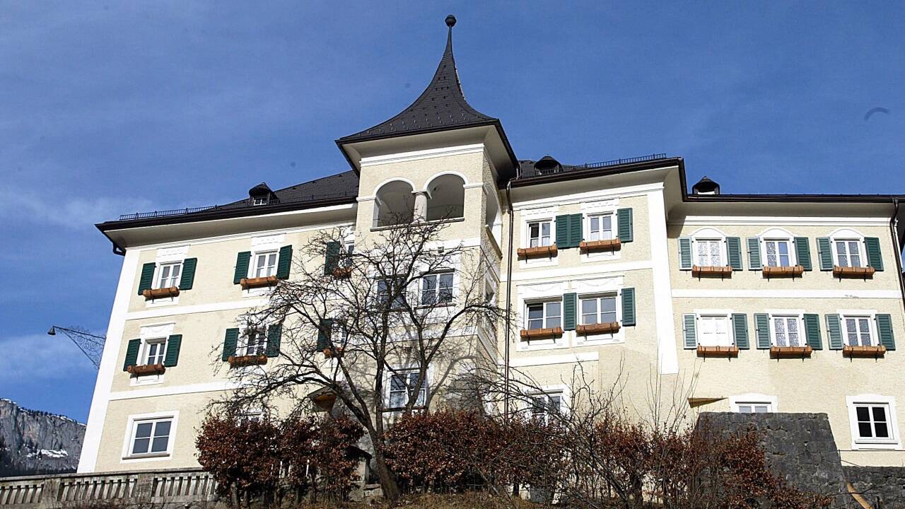 Schloss Oberrain in Unken: während der NS-Zeit ein Müttererholungsheim, heute ist dort die Institution von der „anderskompetent GmbH“ für Menschen mit Beeinträchtigung in dem Gebäude beheimatet. 