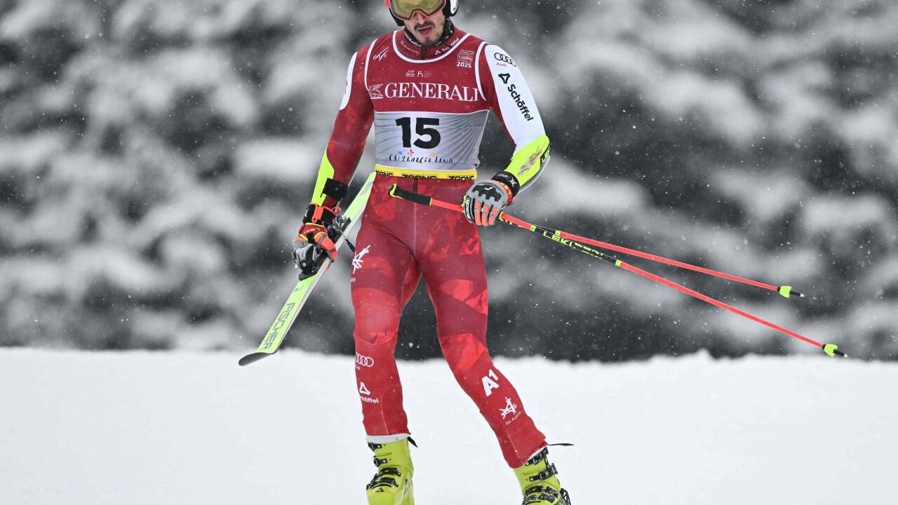 Bitter: Der Pinzgauer Stefan Brennsteiner verlor im ersten Durchgang einen Ski und schied nach wenigen Fahrsekunden aus. 