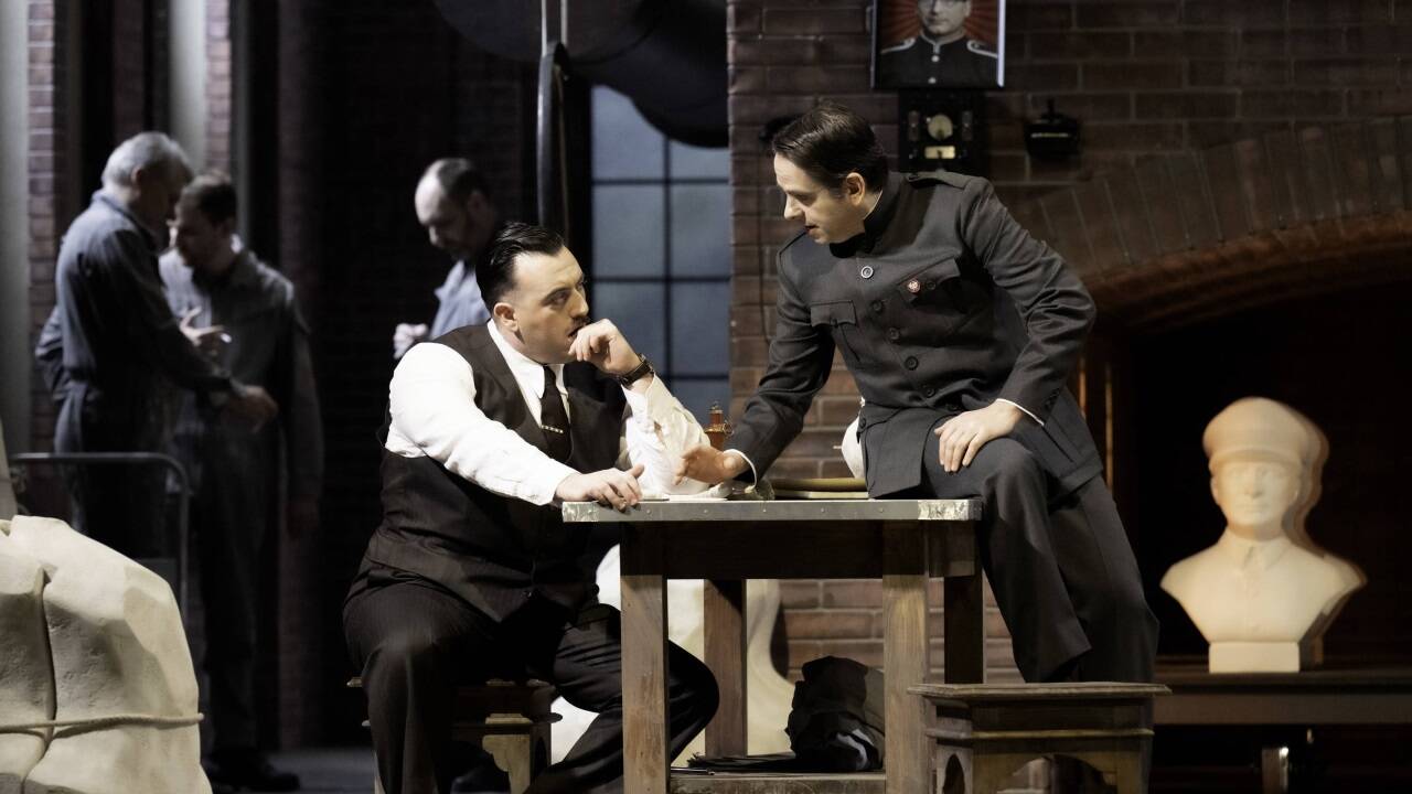 Freddie De Tommaso als Pollione, Gustavo Quaresma als Flavio 