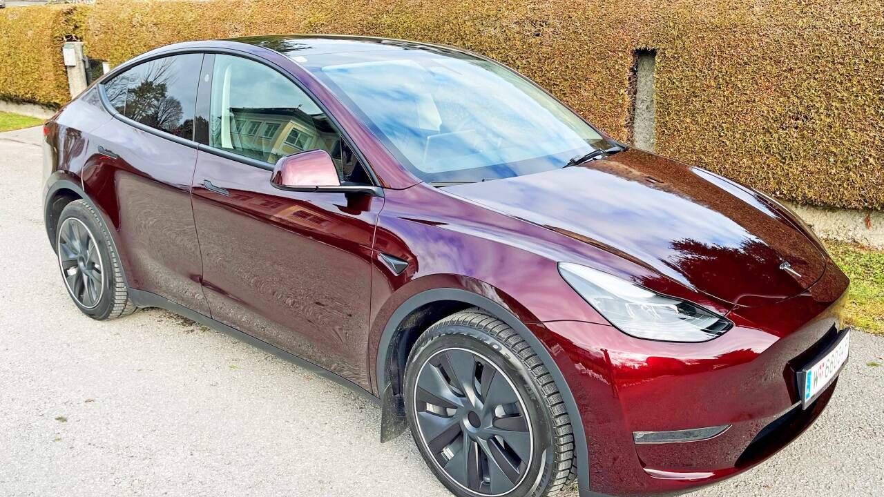 Äußerlich unverändert: der Tesla Y. Äußerlich unverändert: der Tesla Y.