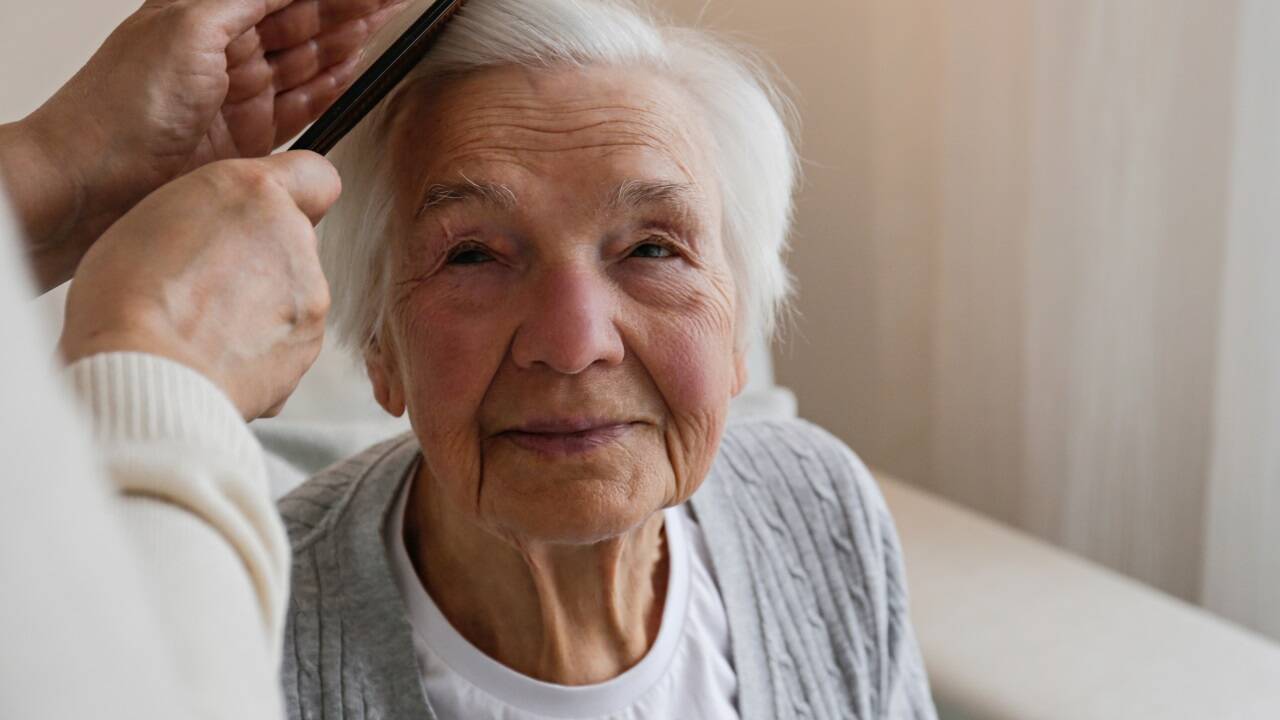 Videos sollen einen einfachen Zugang zum Hilfsangebot für pflegende Angehörige bieten. 