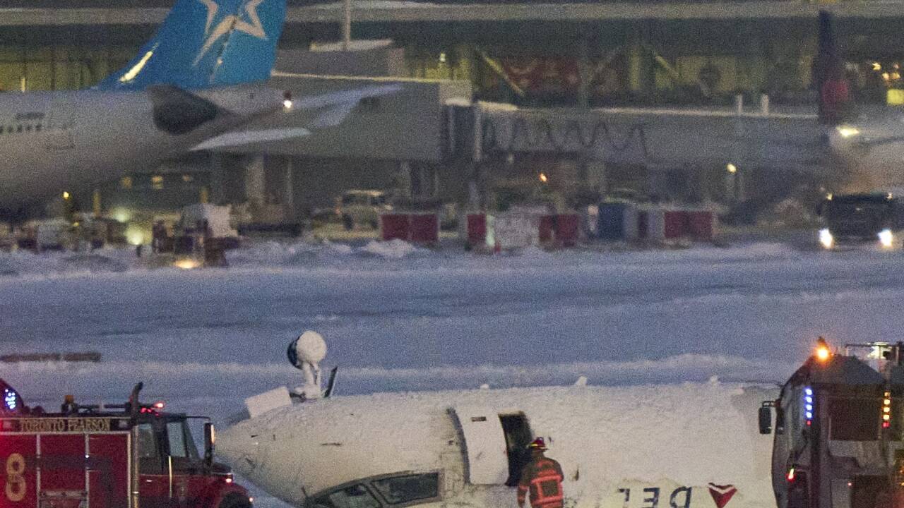 Bruchlandung am Flughafen Toronto verlief nach ersten Erkenntnissen wohl glimpflich. 