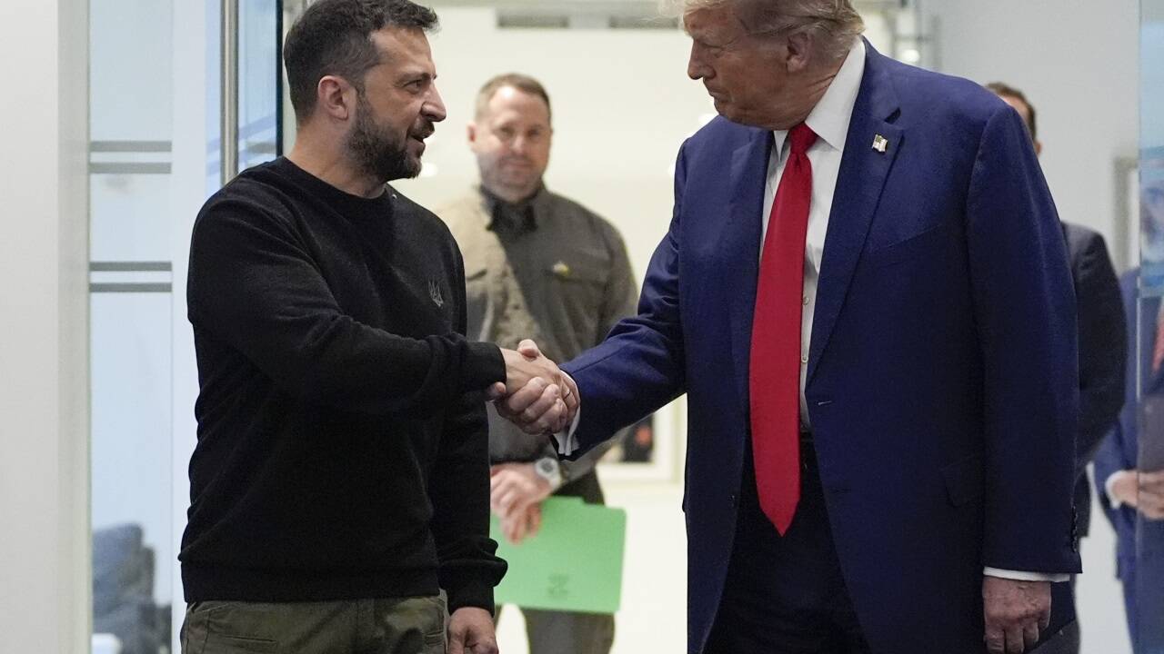 Selenskyj und Trump nähern sich einem Bodendeal. Selenskyj und Trump nähern sich einem Bodendeal.