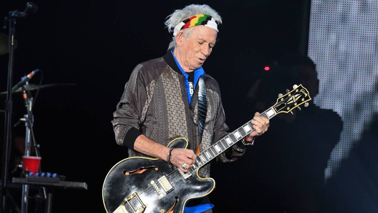 Keith Richards an der Gitarre. 