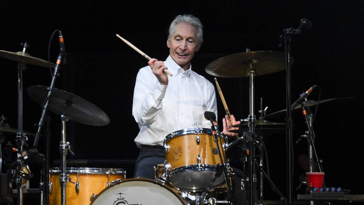 Charlie Watts am Schlagzeug. 