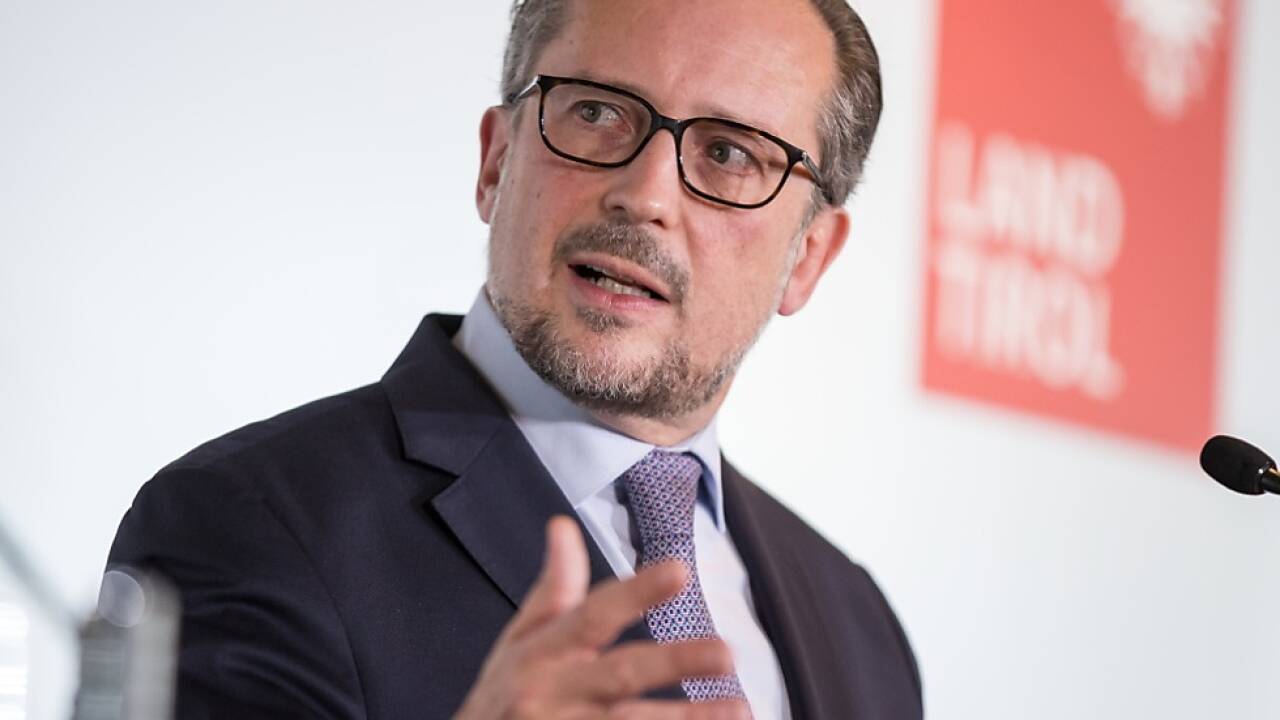 Schallenberg bei Verkündung der Impfpflicht im November 2021 