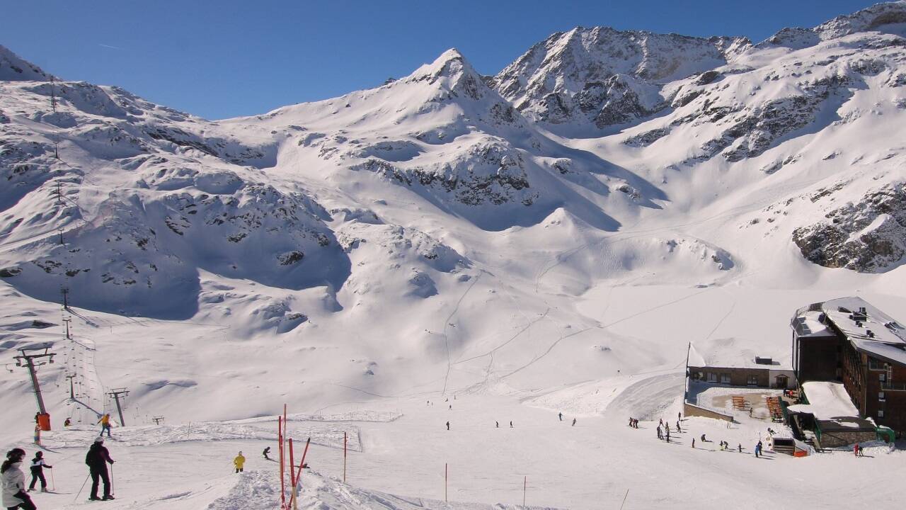 Die Gletscherwelt Weißsee mit der Rudolfshütte (www.foto-webcam.eu).  