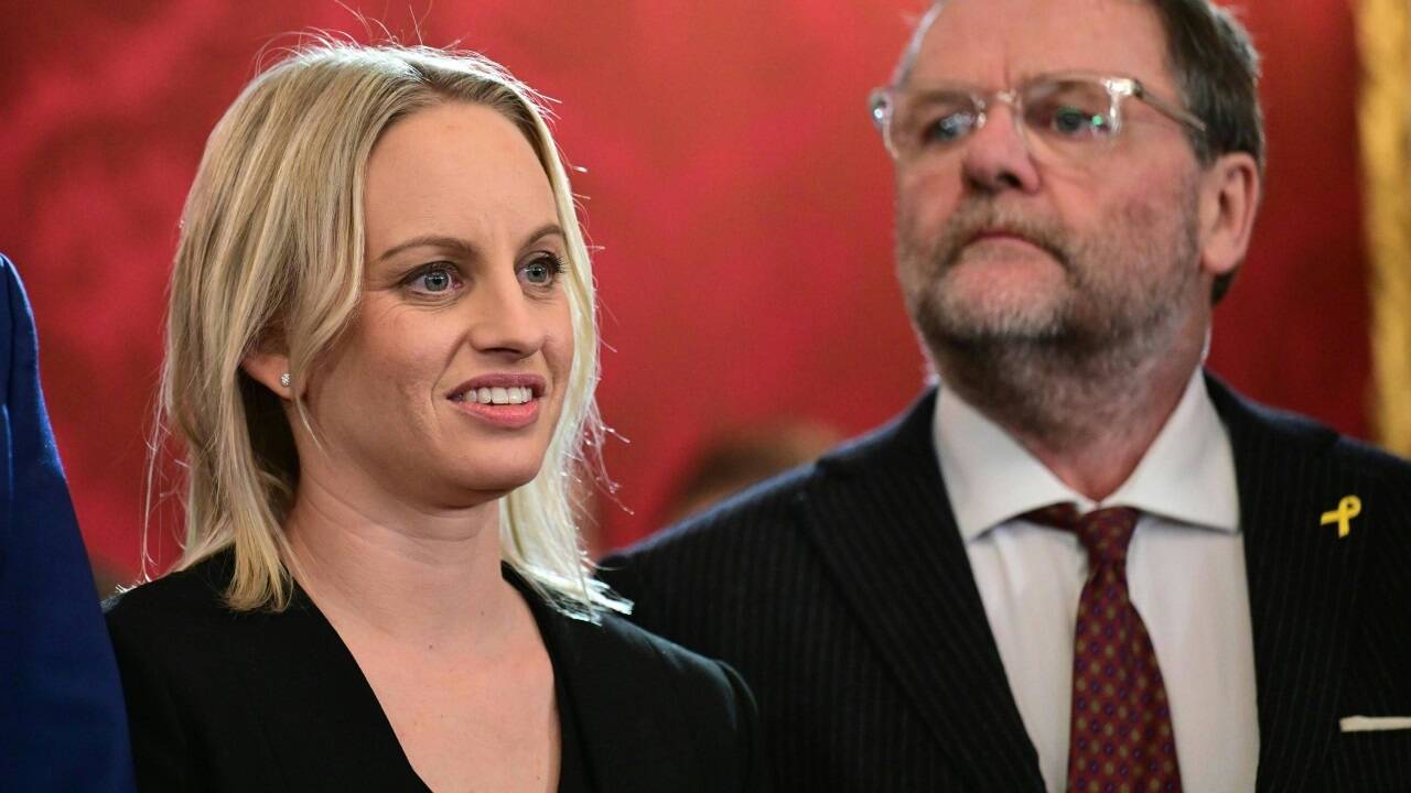 Salzburg-Verbindung im Regierungsteam: Staatssekretärin Michaela Schmidt (SPÖ) und Staatssekretär Sepp Schellhorn (Neos).  
