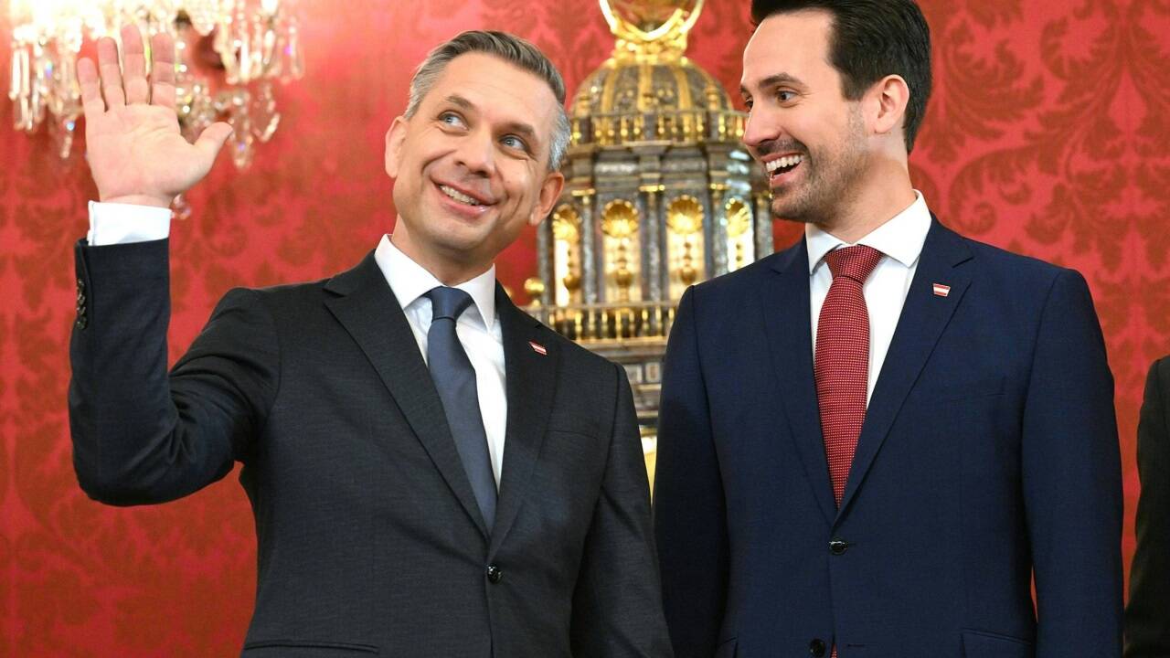 Wirtschaftsminister Wolfgang Hattmanssdorfer (ÖVP) und Bildungsminister Christoph Wiederkehr (Neos).  