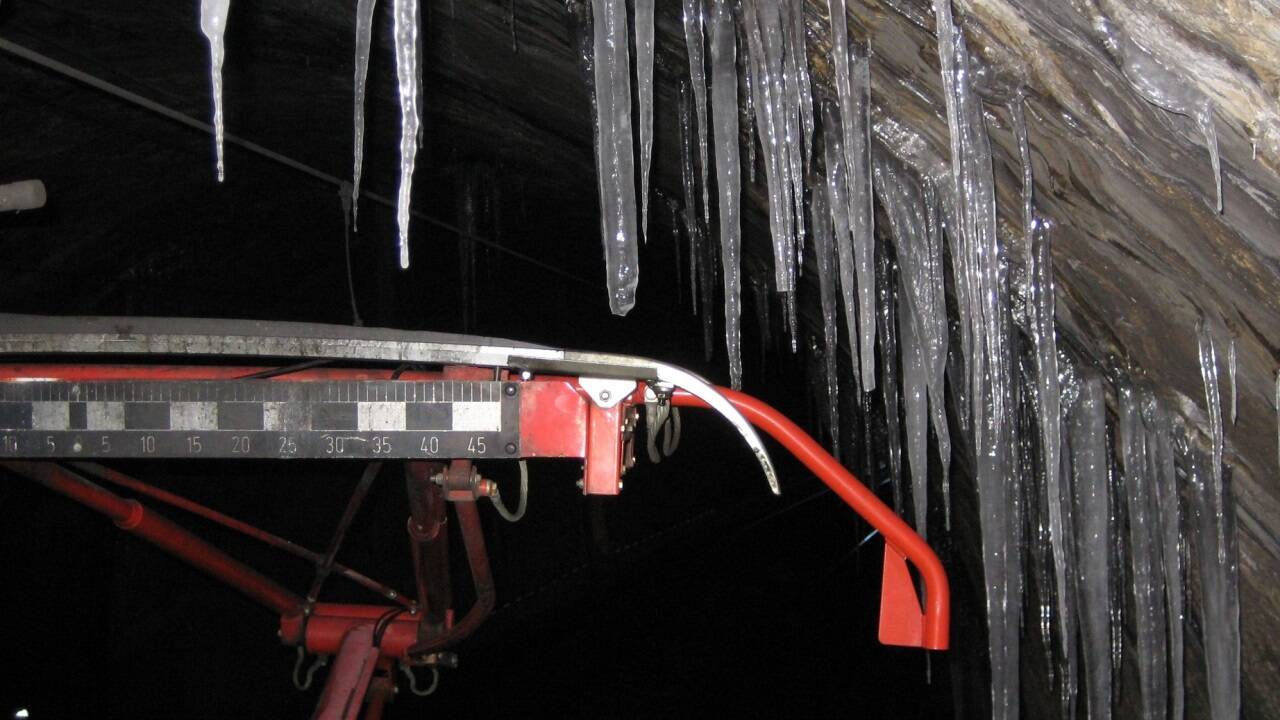 Der Kampf gegen die Eiszapfen ... Der Kampf gegen die Eiszapfen ...