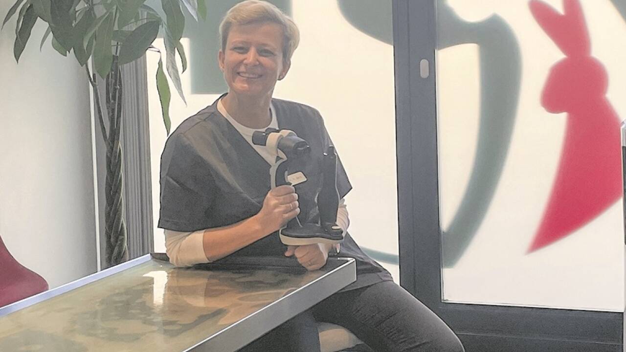 Petra Benz Decvo in ihrem Bereich, der Augenordination. 