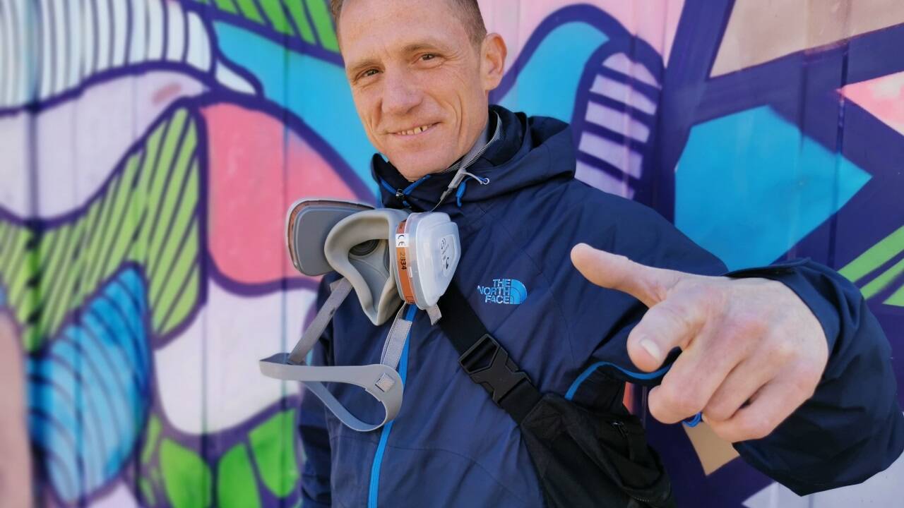 Graffiti-Künstler Michael „Muck“ Töpfer gestaltet nächsten Donnerstag mit einer Schulklasse der MS Taxham die Rathausunterführung neu. Graffiti-Künstler Michael „Muck“ Töpfer gestaltet nächsten Donnerstag mit einer Schulklasse der MS Taxham die Rathausunterführung neu.