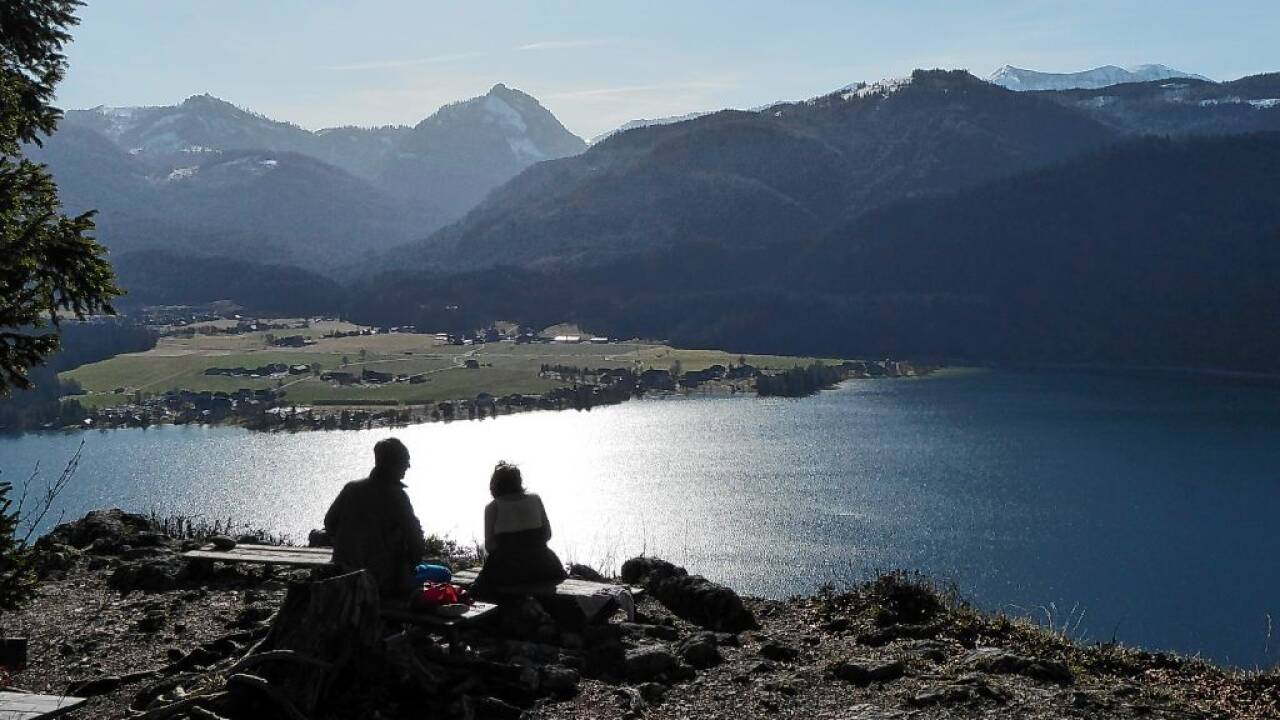 Mittagrast mit Blick auf den Wolfgangsee. 