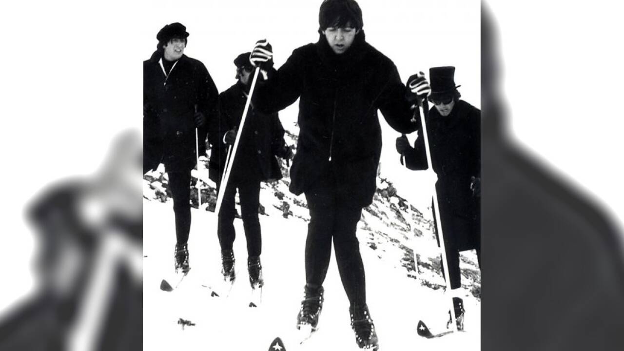 Obertauern im März 1965: Paul McCartney und Co. versuchen sich auf Ski. 