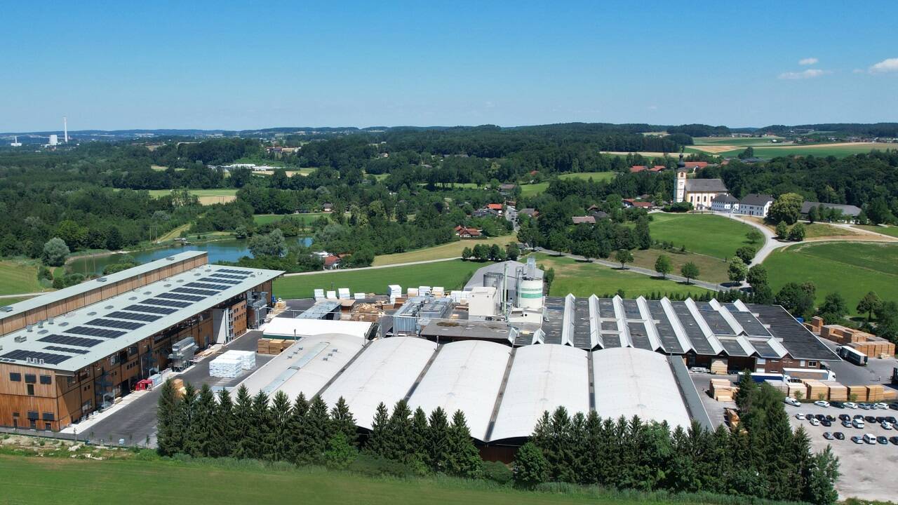 Das Binderholz-Werk in St. Georgen bei Salzburg ist 2022 ausgebaut worden. 