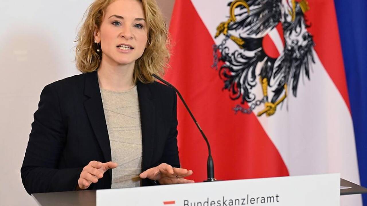 Neue Ministerin an der Arbeit 