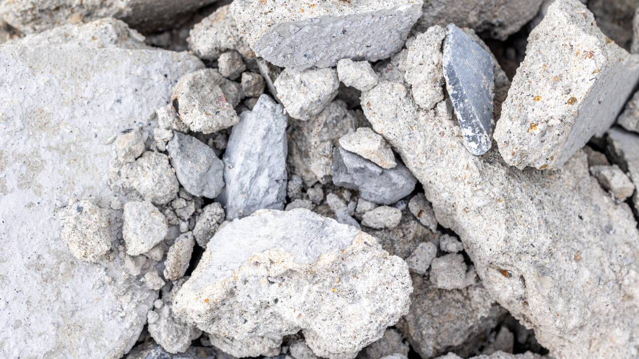  Der Recycling-Beton kann optimiert werden, indem man in der rezyklierten Gesteinskörnung CO<Tiefstellen>2</Tiefstellen> einspeichert.  