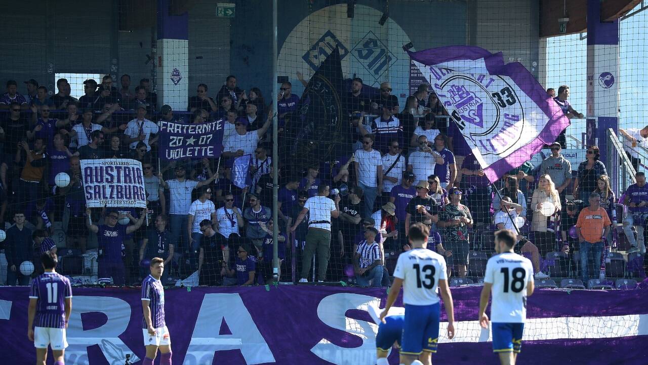 Austria Salzburg will mit seinen Fans in diesem Sommer die Rückkehr in die 2. Liga feiern.  Austria Salzburg will mit seinen Fans in diesem Sommer die Rückkehr in die 2. Liga feiern.