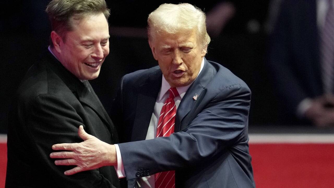 Donald Trump und Tech-Milliardär Elon Musk treiben Deregulierung von künstlicher Intelligenz in den USA voran.   Donald Trump und Tech-Milliardär Elon Musk treiben Deregulierung von künstlicher Intelligenz in den USA voran.