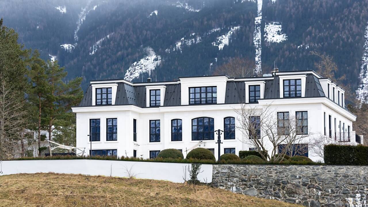 Benkos Frau und Kinder sollen offenbar aus der Villa ausgezogen sein 