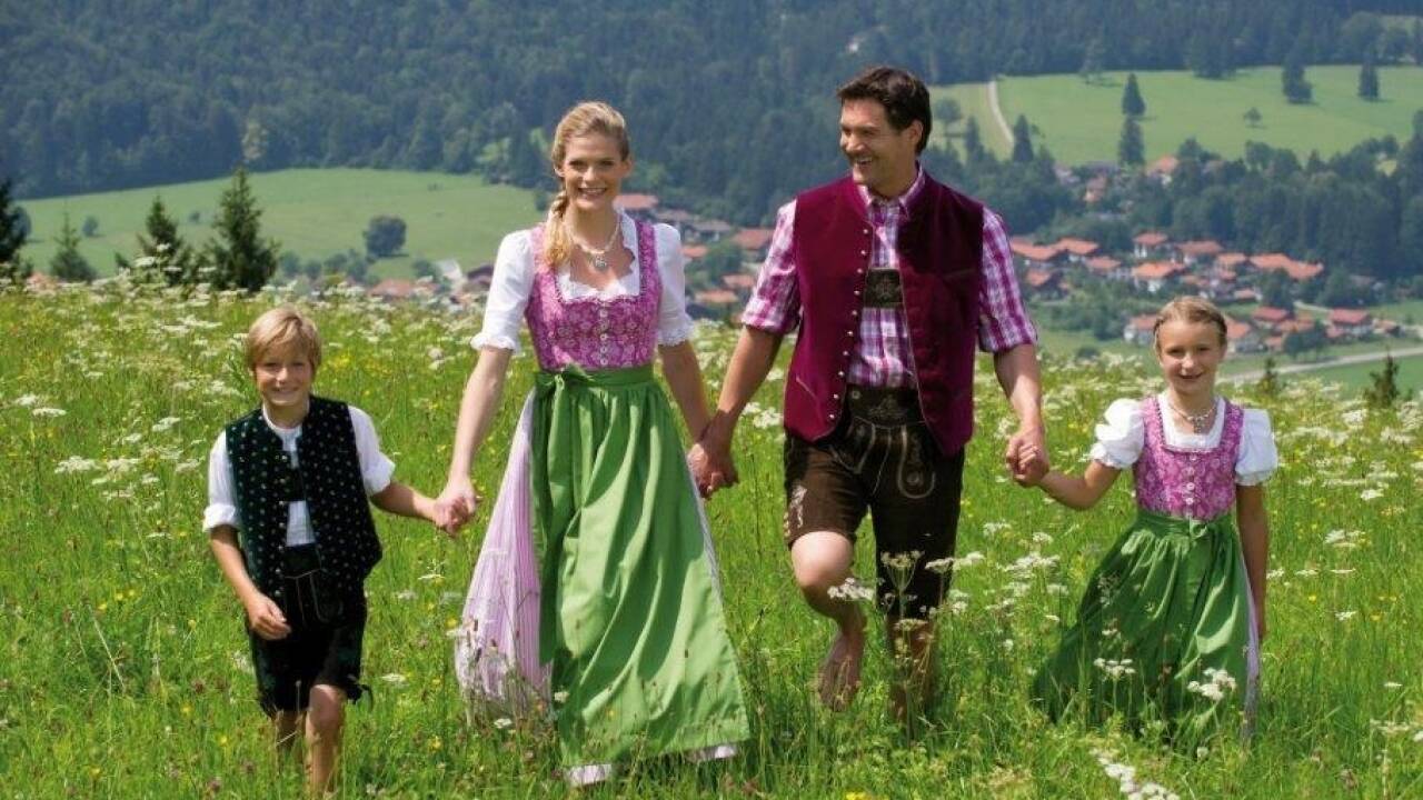 Lederhosen, Dirndl und Co. - Trachtenmode bei Trachten Sinnhofer in Henndorf 