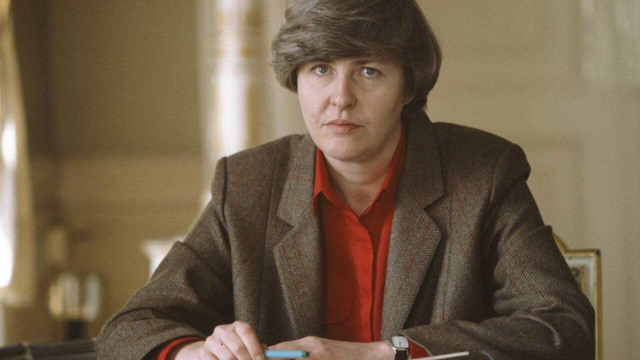 Frauenstaatssekretärin Johanna Dohnal. Foto: Margret Wenzel-Jelinek, 1985. Frauenstaatssekretärin Johanna Dohnal. Foto: Margret Wenzel-Jelinek, 1985.