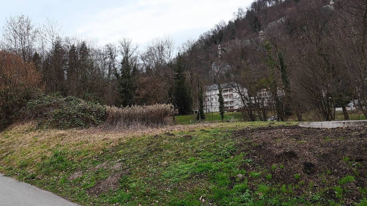 Hier stand bis vor ein paar Wochen der riesige Würth-Stuhl.  