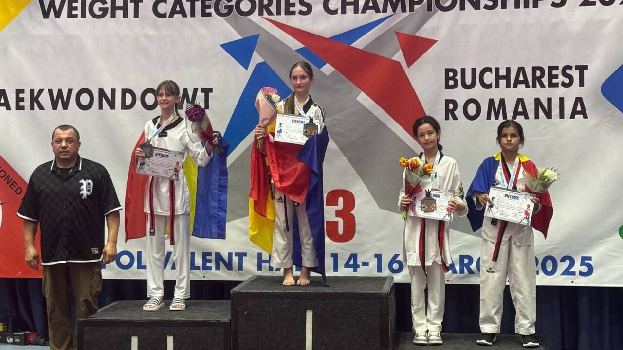 Berensu Yurttas (2.v.r.) belegte beim internationalen Taekwondo-Turnier in Bukarest den dritten Platz.  
